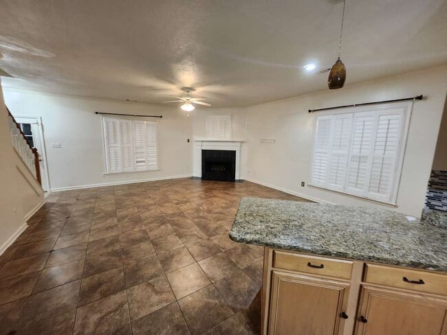 Building Photo - 203 Walnut Gardens Dr