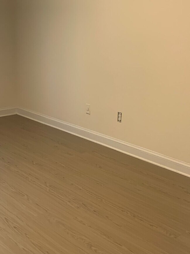 Building Photo - REMODELED NW RALEIGH TOWNHOME OFF LEESVILLE ROAD