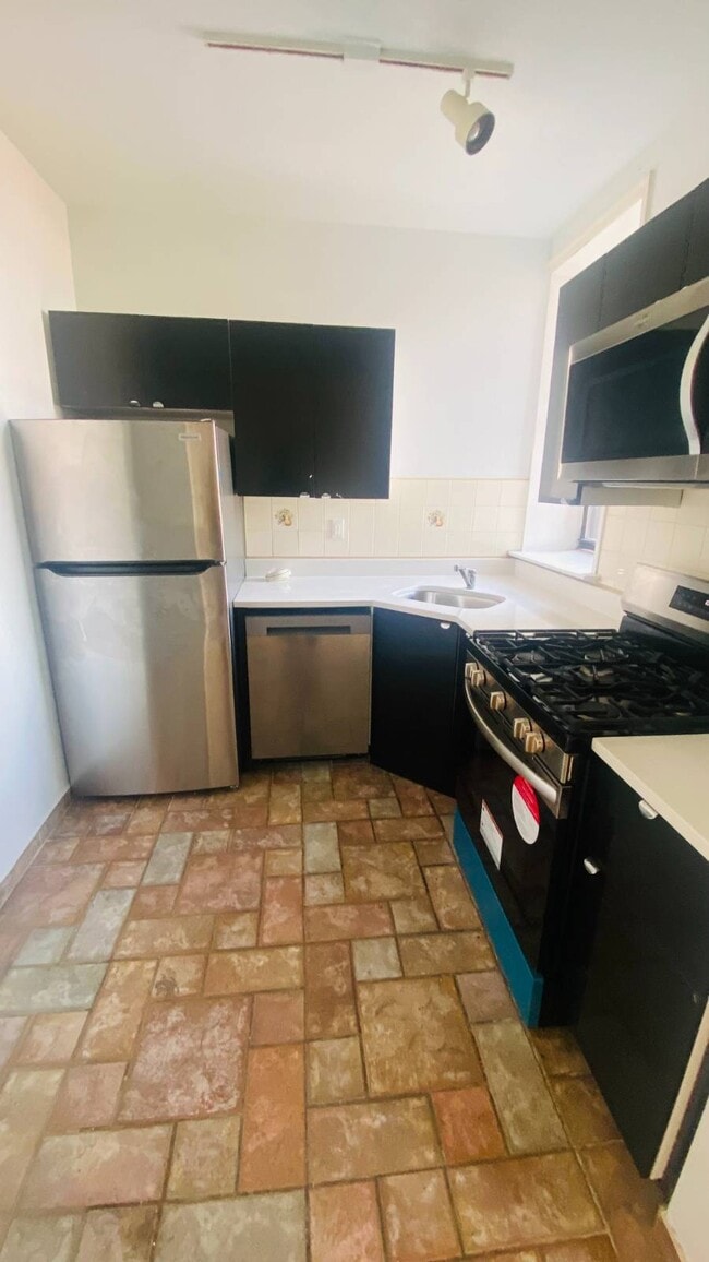 Building Photo - 40-04 36th Ave