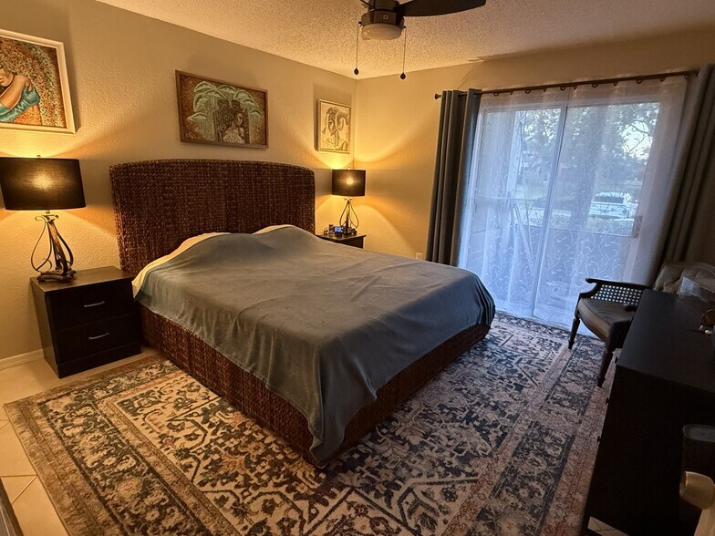 Building Photo - 10263 Gandy Blvd N