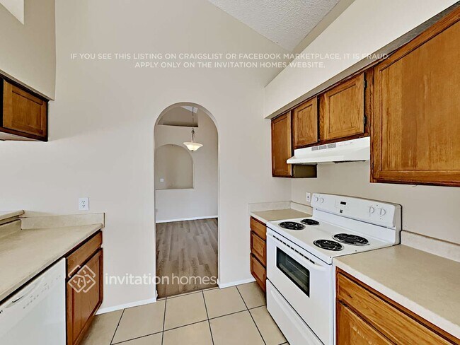 Building Photo - 8414 W Windrose Dr