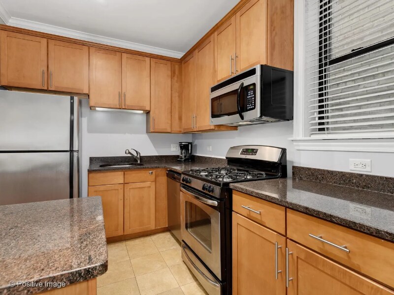 Building Photo - 556 W Deming Pl