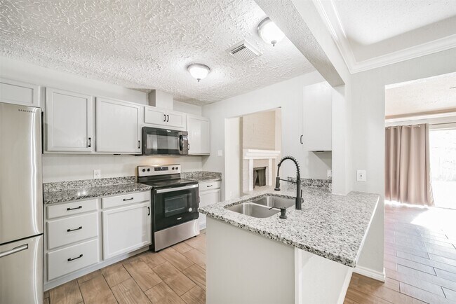 Building Photo - 22203 Fincastle Dr