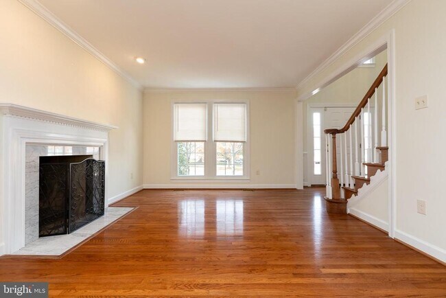 Building Photo - 14209 Floral Park Dr