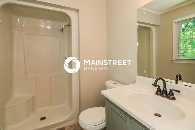 Building Photo - 3 Bedroom Pet-Friendly Home in Riverdale, ...
