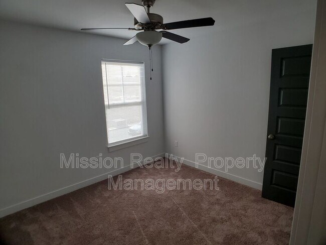 Building Photo - 4509 Josephine Ln