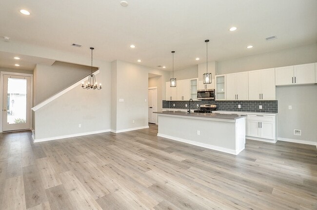 Building Photo - 6708 Parker Grv Ln