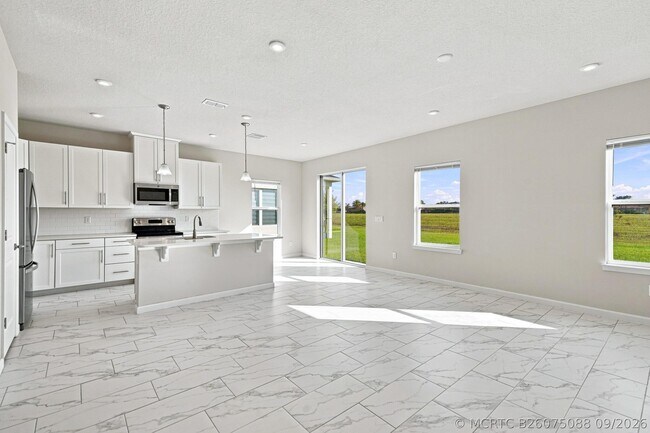 Building Photo - 10597 SW Vasari Way