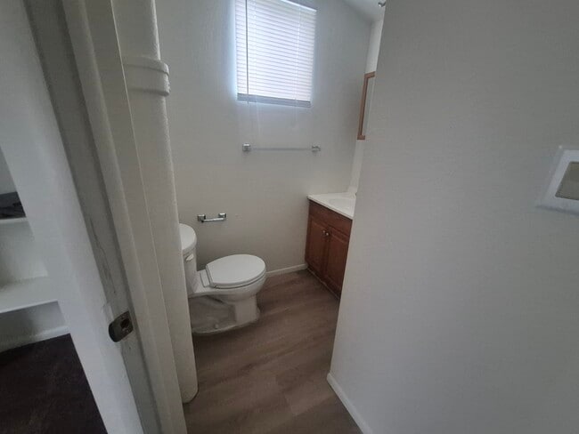 Building Photo - 828 1/2 E Cache La Poudre St