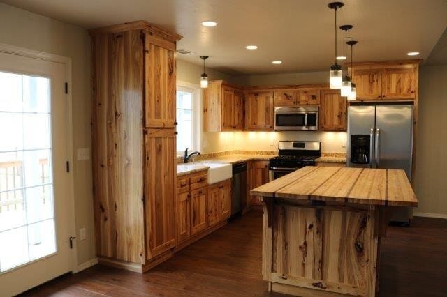 Building Photo - Henderson Center Gorgeous!  Executive Home, Beautiful finishes