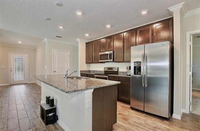 Building Photo - 492 Pinecrest Loop