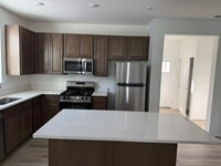 Building Photo - 7603 Honeysuckle Ln