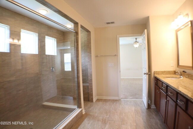 Building Photo - 175 Starlis Pl