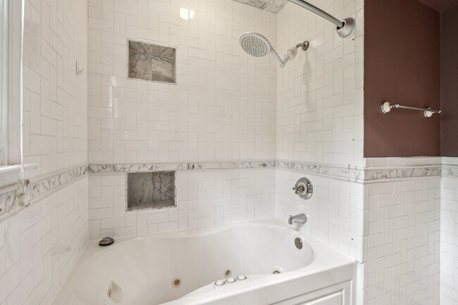 Building Photo - Adorable 4BR/3BA Cape Cod on a Generous 0.4-Acre Lot