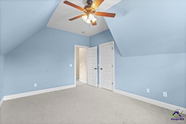 Building Photo - 300 Cheshire Dr