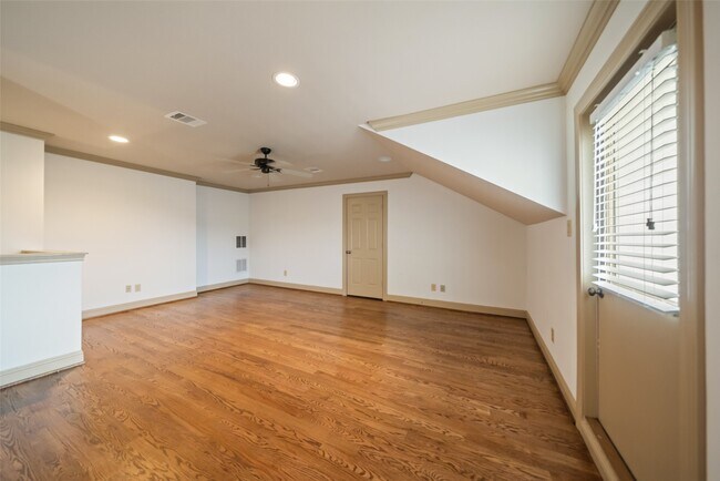 Building Photo - 4607 Regent Manor Dr