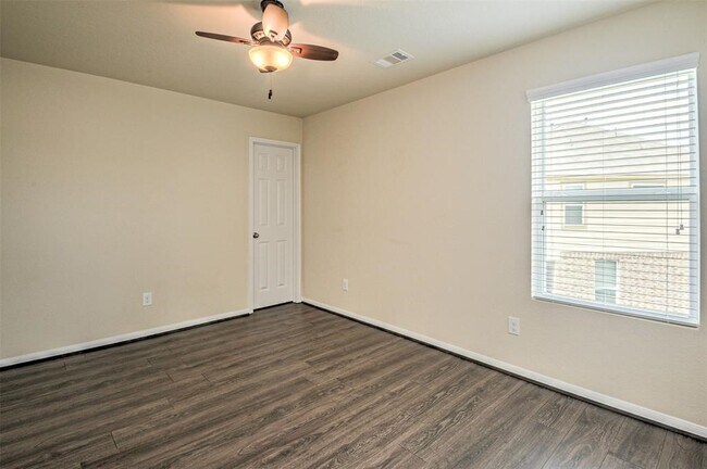 Building Photo - 17822 Aveleigh Ln