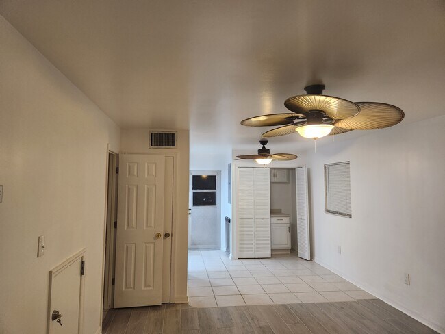 Building Photo - 17317 Whitewater Ct