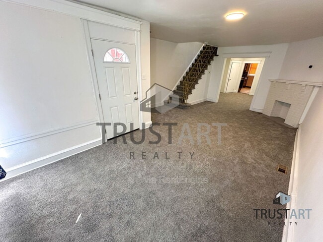 Building Photo - 805 Lindley Ave