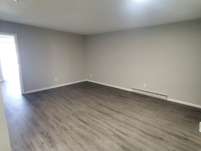 Building Photo - 760 Cummins Hwy