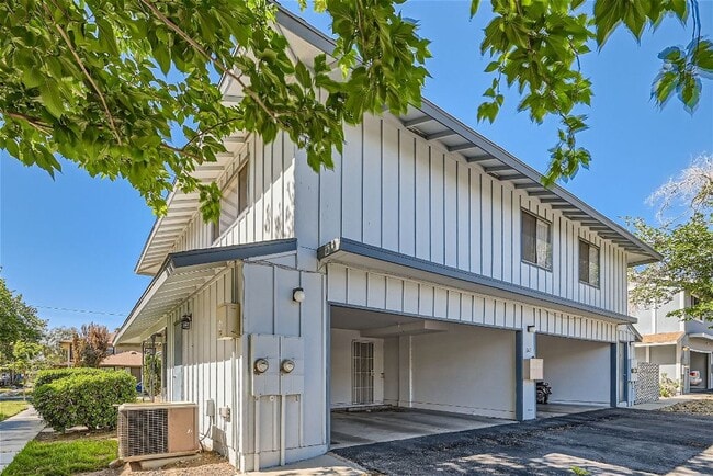 Building Photo - 1362 Dorothy Ave