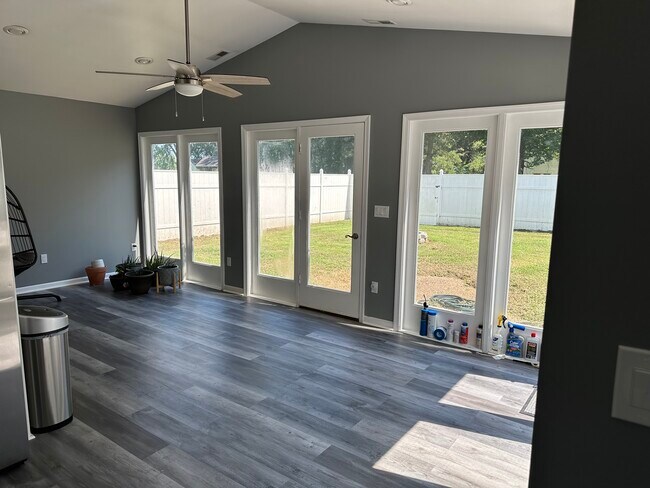 Building Photo - 9576 Maryus Rd