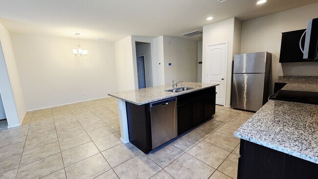 Building Photo - 3 bed in Casa Grande!
