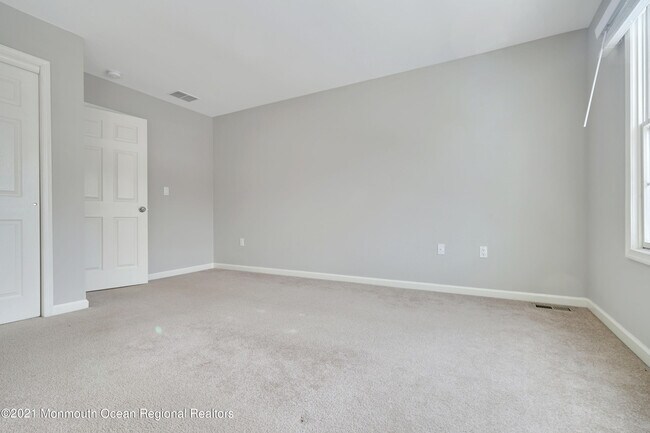 Building Photo - 44 Smock Ct