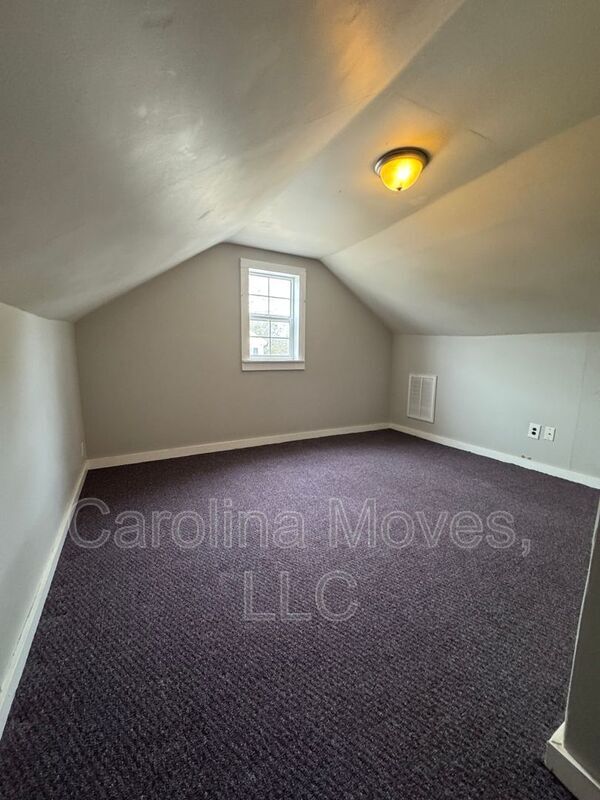 Building Photo - 101 S 7th St