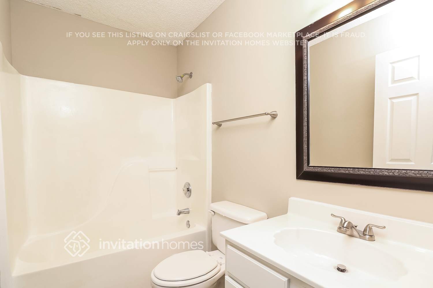 Building Photo - 9809 Dauphine Dr