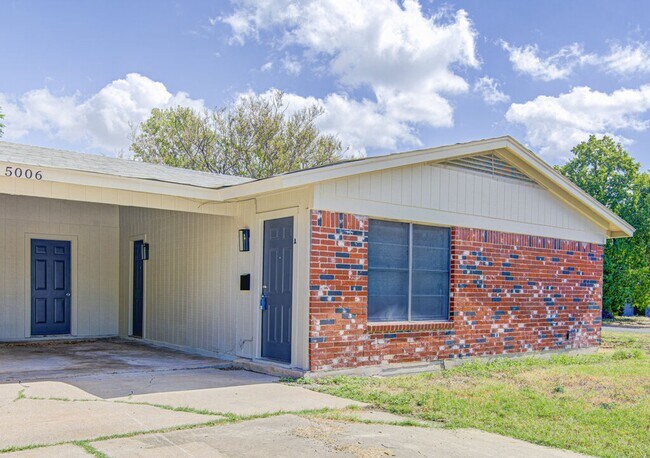 Building Photo - 5006 Brighton Rd