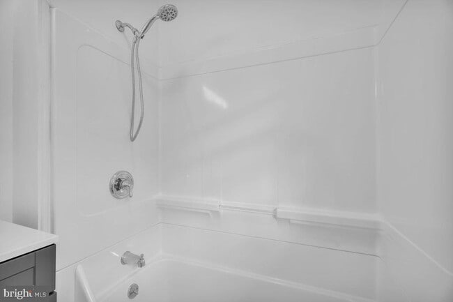 Building Photo - 3227 Chatham St