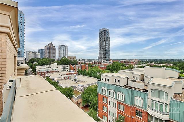 Building Photo - 400 N Church St