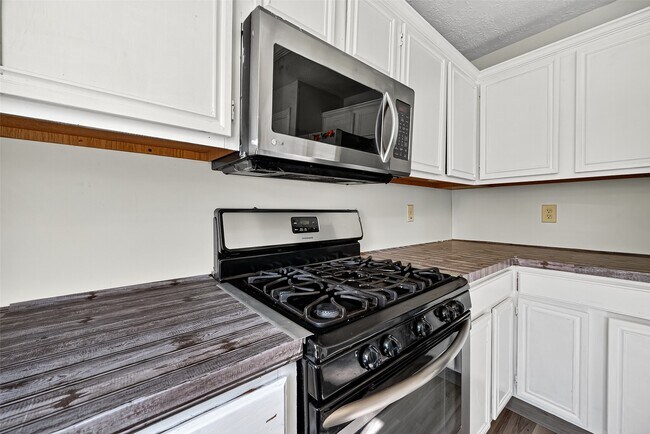 Building Photo - 2918 Colonel Ct Dr