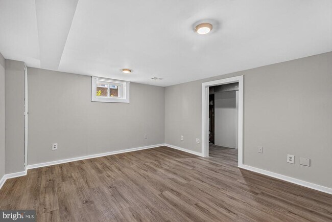 Building Photo - 1524 Barkley Ave