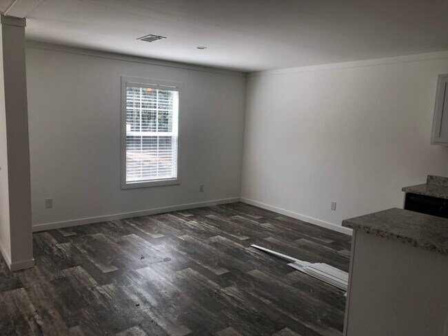 Building Photo - 18043 Ferry Ave