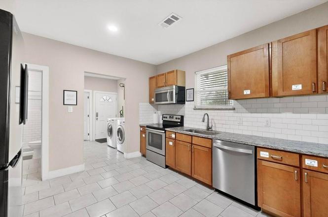 Building Photo - 6279 Drew Dr