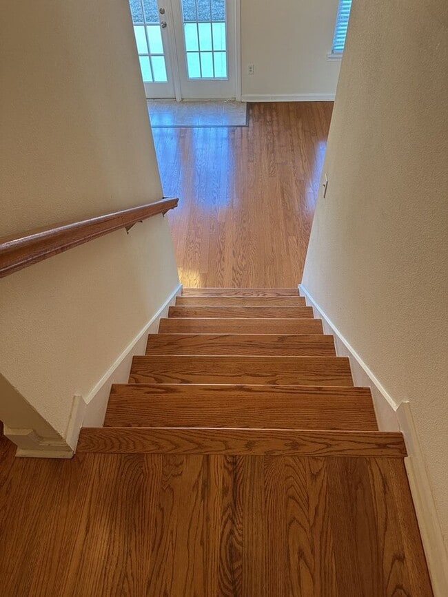 Building Photo - 10 Evergreen Oak Dr