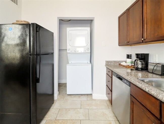 Building Photo - 1314 27th St