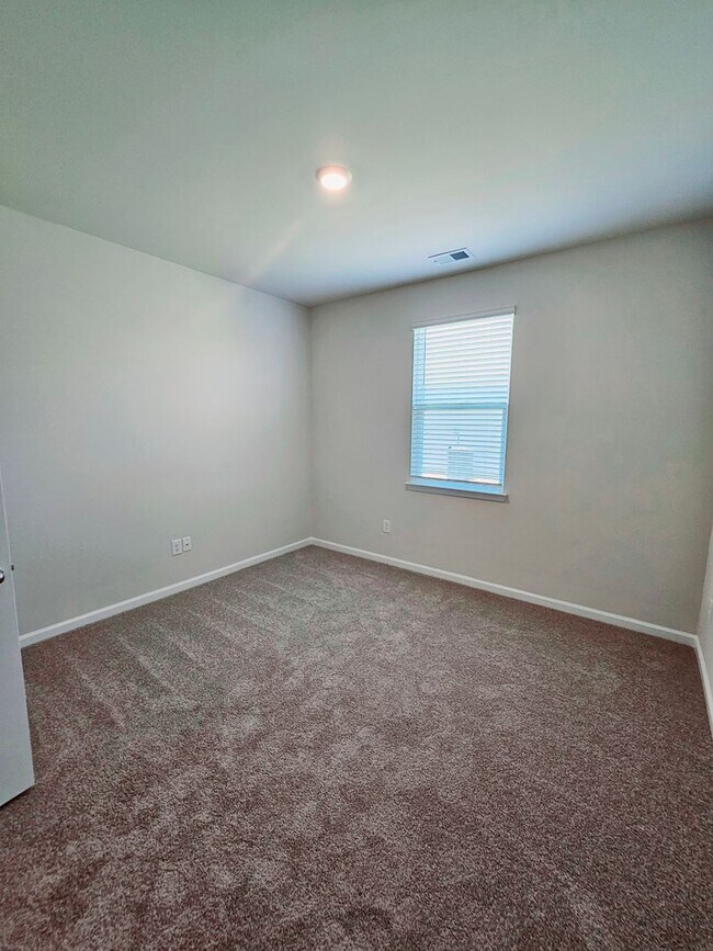 Building Photo - 3015 Long Spur Dr