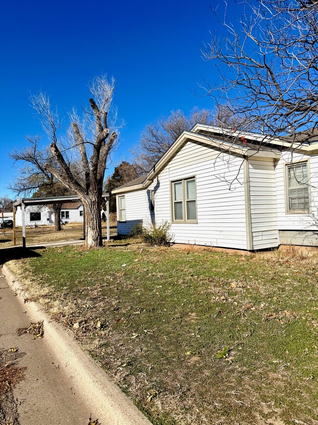 Building Photo - 3009 S Harrison St