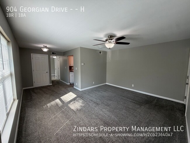 Building Photo - 904 Georgian Dr