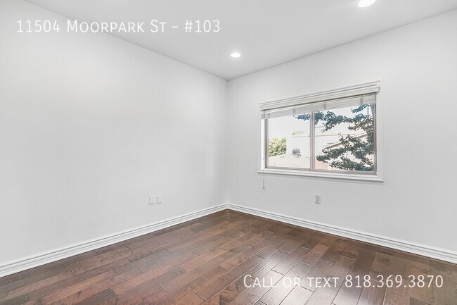 Building Photo - 11504 Moorpark St