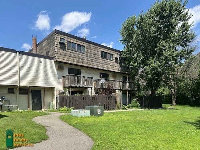 Building Photo - Recently Remodeled 1 Bedroom Condo