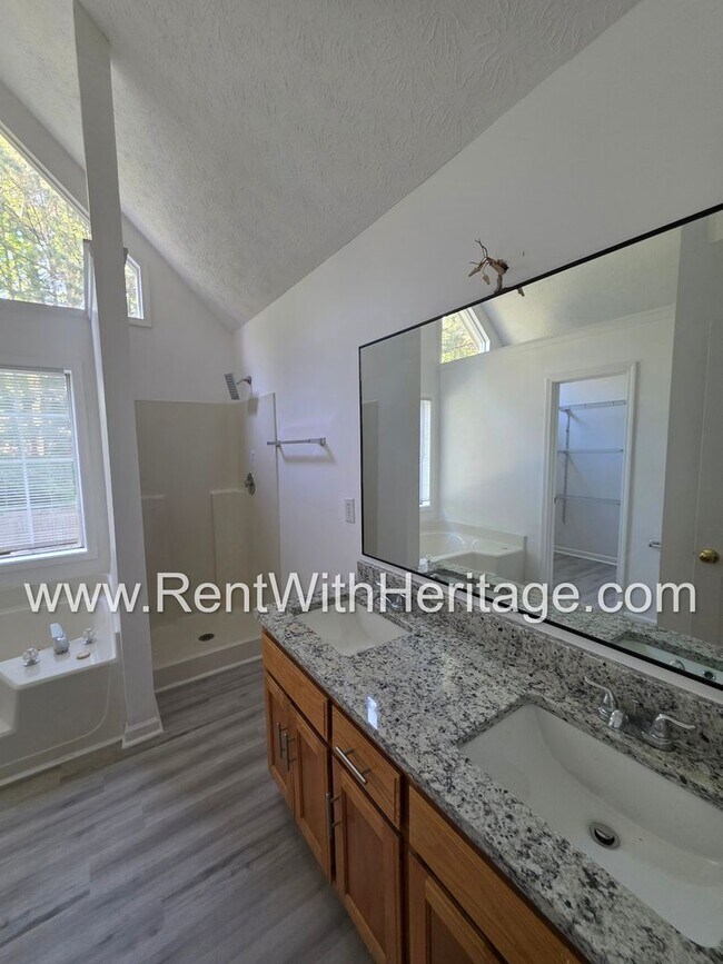 Building Photo - Amazing 3 Bedroom/ 2 Bath Home / Semi Finished Basement /  Exercise Room or Flex Room / Beautiful...