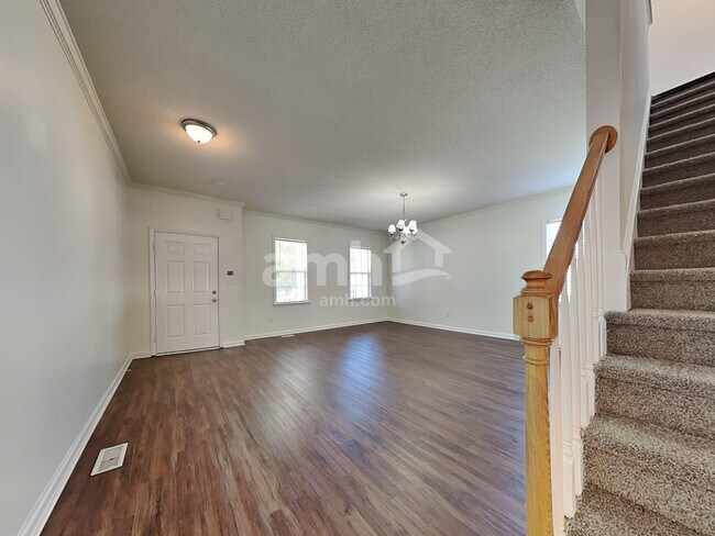 Building Photo - 134 Kimeo Way