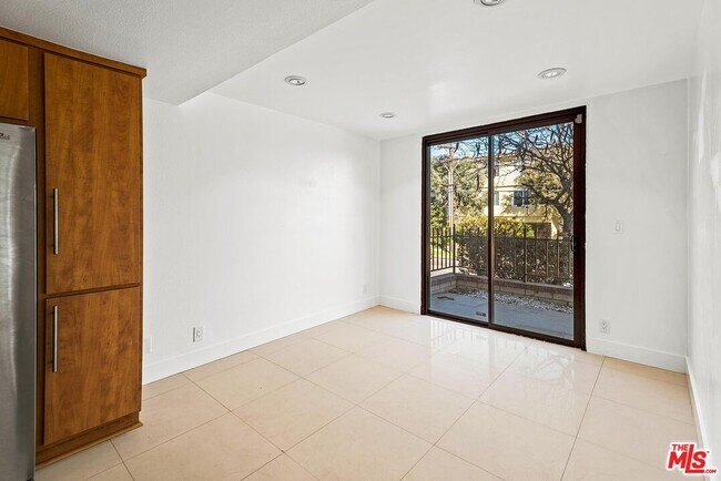 Building Photo - 8105 Redlands St