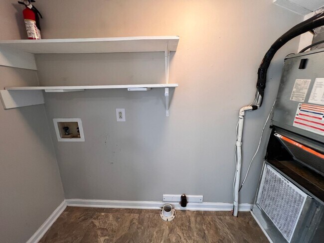 Building Photo - 502 Windellwood Cir