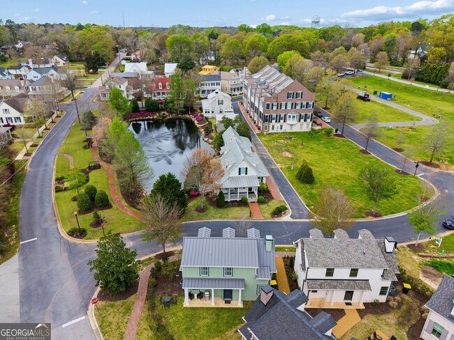 Building Photo - 11 Bourbon St