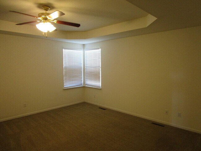 Building Photo - 1725-1727-1727 Louise Cir